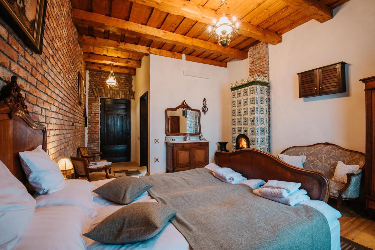 Molnos Kuria Pension Corund  Exterior photo