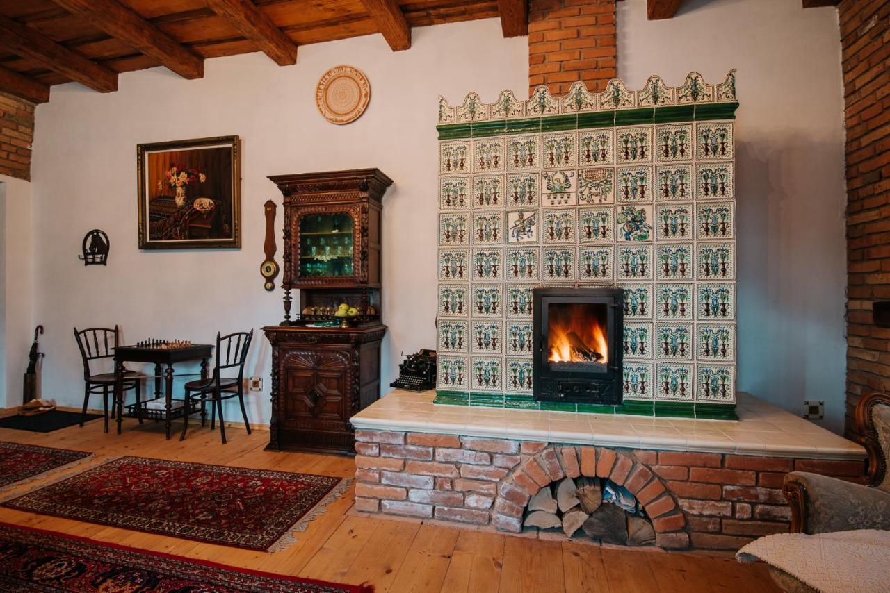 Molnos Kuria Pension Corund  Exterior photo